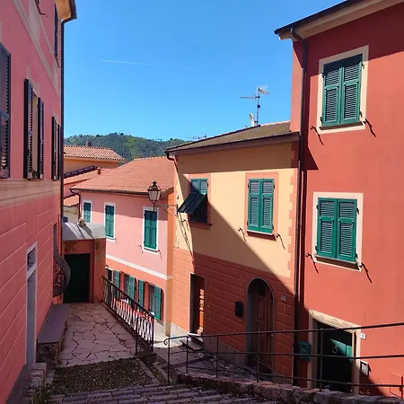 Tra Le Cinque Terre, Camogli E Portofino Con Scorcio Mare All'orizzonte *