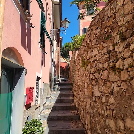 Dom wakacyjny Tra Le Cinque Terre, Camogli E Portofino Con Scorcio Mare All'orizzonte Castiglione Chiavarese