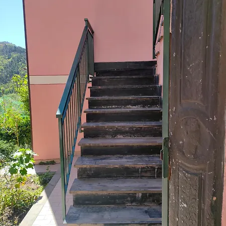 Tra Le Cinque Terre, Camogli E Portofino Con Scorcio Mare All'orizzonte