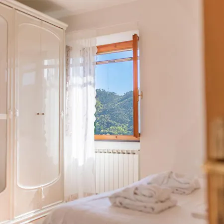 Tra Le Cinque Terre, Camogli E Portofino Con Scorcio Mare All'orizzonte Castiglione Chiavarese