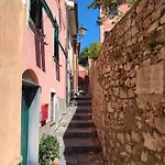 Casa vacanze Tra Le Cinque Terre, Camogli E Portofino Con Scorcio Mare All'orizzonte