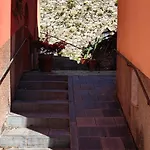 Casa vacanze Tra Le Cinque Terre, Camogli E Portofino Con Scorcio Mare All'orizzonte Castiglione Chiavarese
