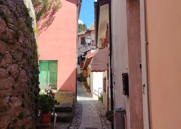 Tra Le Cinque Terre, Camogli E Portofino Con Scorcio Mare All'orizzonte * Castiglione Chiavarese