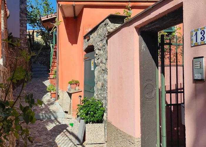 Tra Le Cinque Terre, Camogli E Portofino Con Scorcio Mare All'orizzonte Casa de Férias