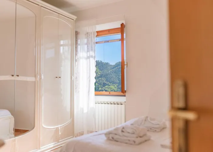 Tra Le Cinque Terre, Camogli E Portofino Con Scorcio Mare All'orizzonte Castiglione Chiavarese